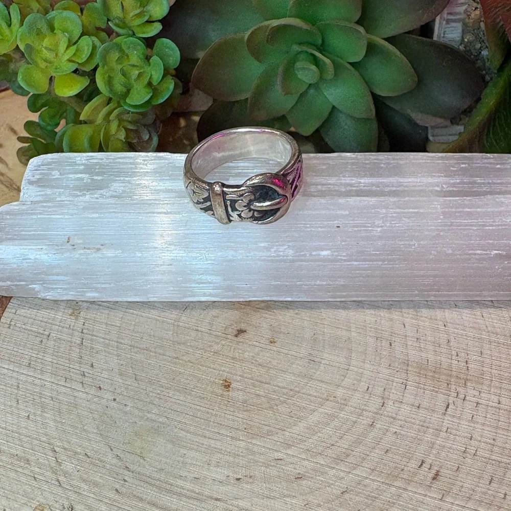 James Avery Silver Buckle Ring💍✨🌸